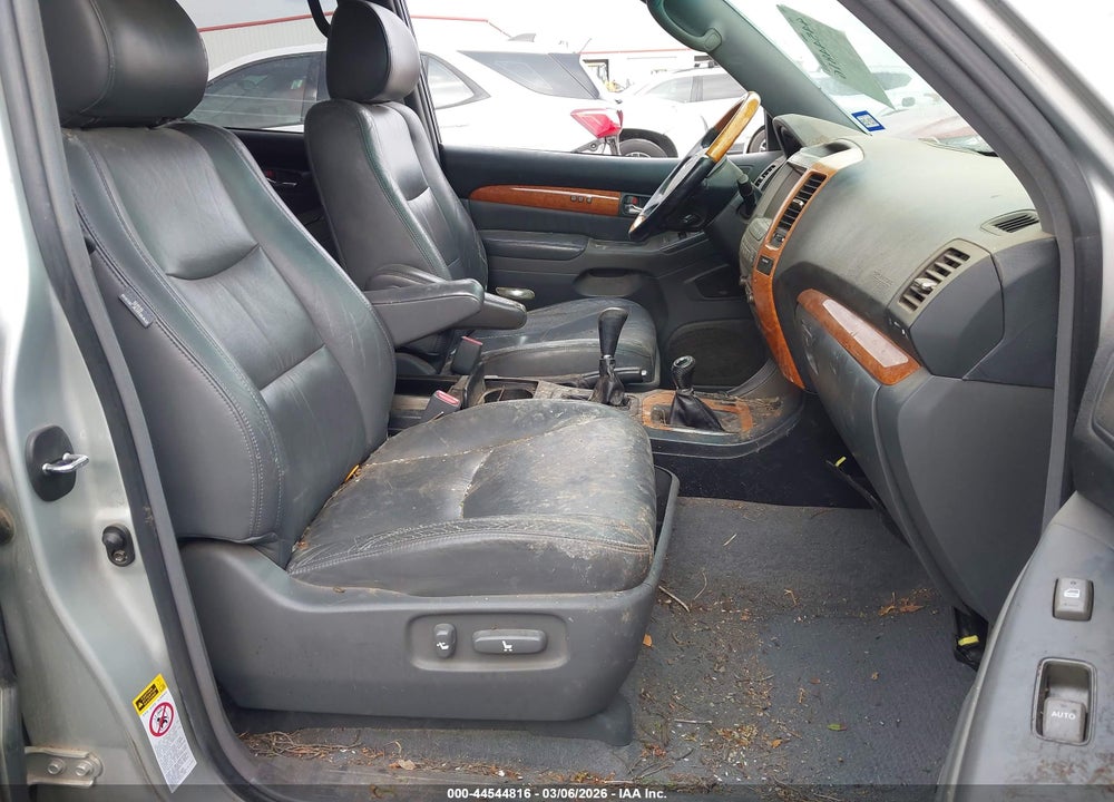 2004 LEXUS GX 470 VIN: JTJBT20X240029608