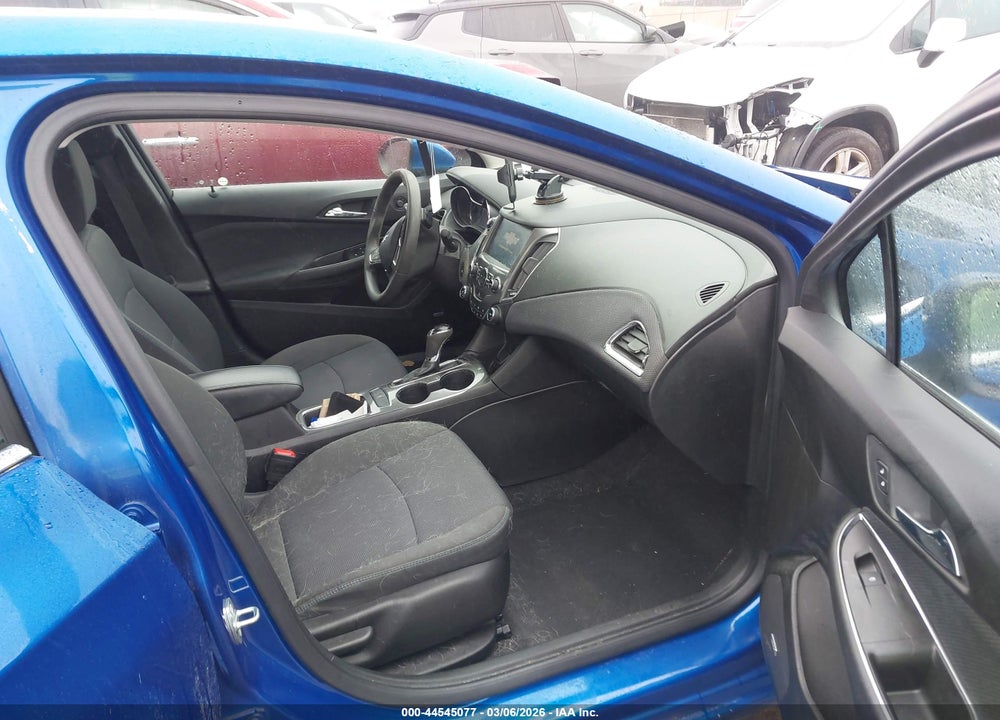 2018 CHEVROLET CRUZE LT AUTO VIN: 1G1BE5SM7J7104946