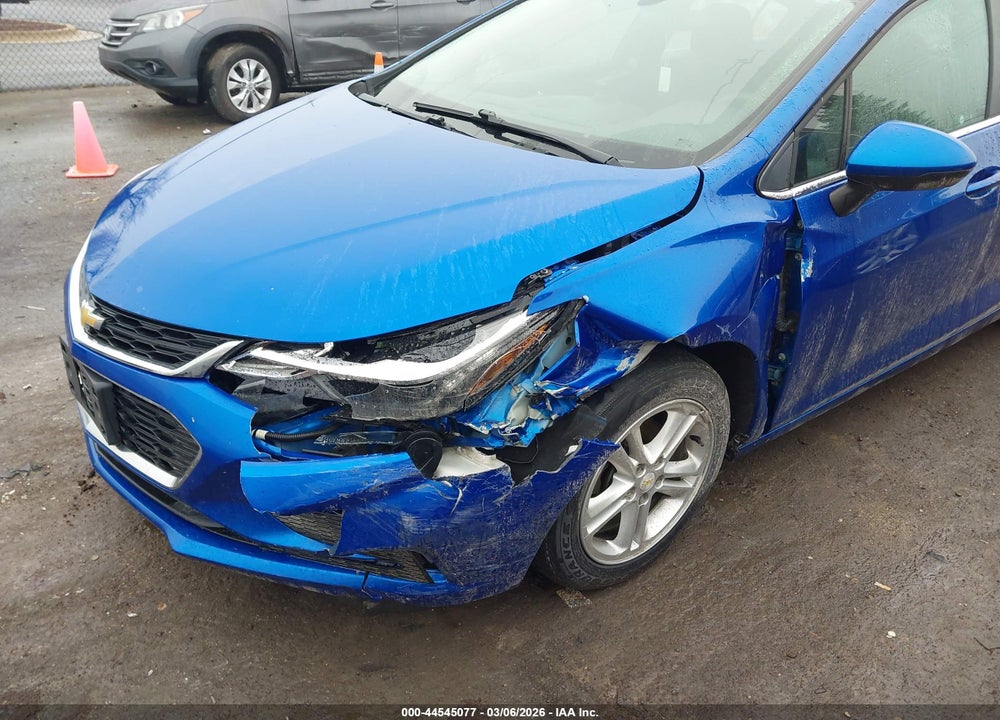 2018 CHEVROLET CRUZE LT AUTO VIN: 1G1BE5SM7J7104946