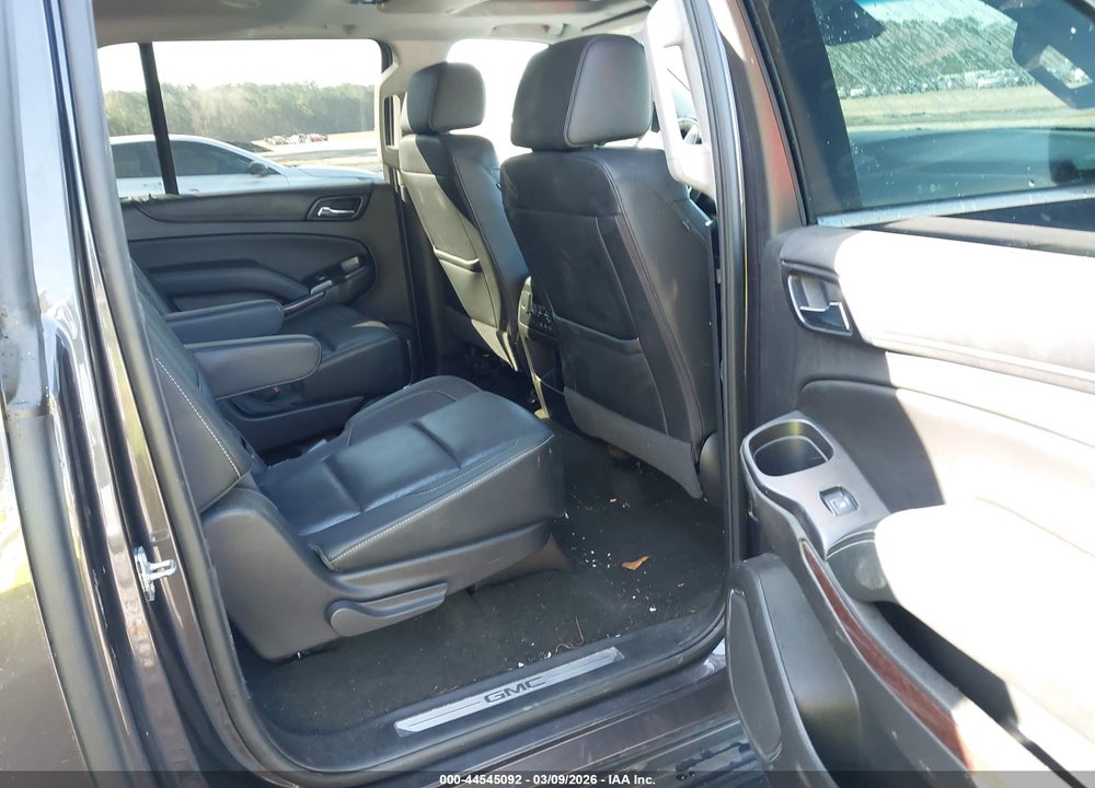 2017 GMC YUKON XL SLT VIN: 1GKS2GKC7HR264606