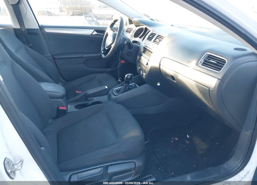 2015 VOLKSWAGEN JETTA 1.8T SE VIN: 3VWD17AJ8FM296564