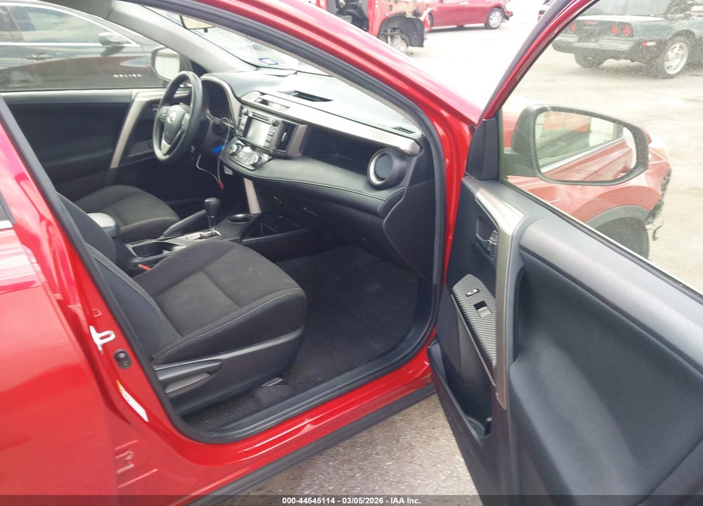 2015 TOYOTA RAV4 XLE VIN: JTMWFREV0FD060878