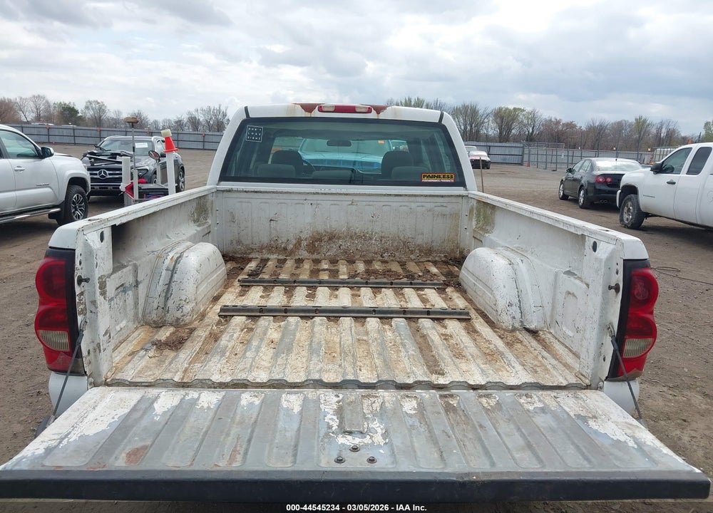 2006 CHEVROLET SILVERADO 2500HD WORK TRUCK VIN: 1GCHC23UX6F260027