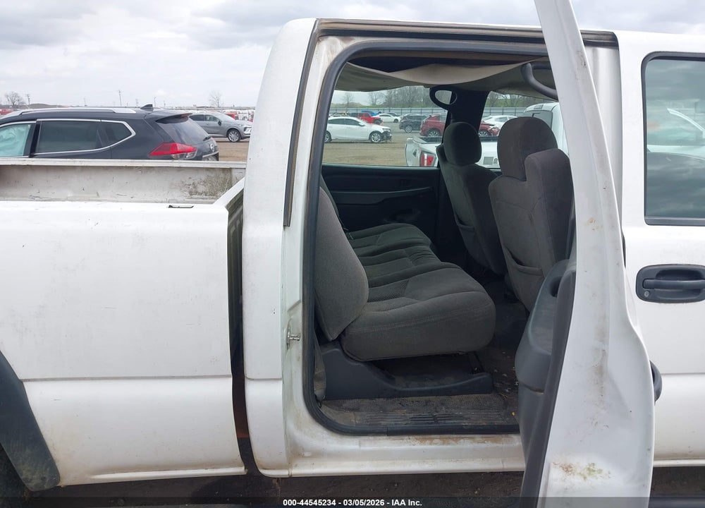 2006 CHEVROLET SILVERADO 2500HD WORK TRUCK VIN: 1GCHC23UX6F260027
