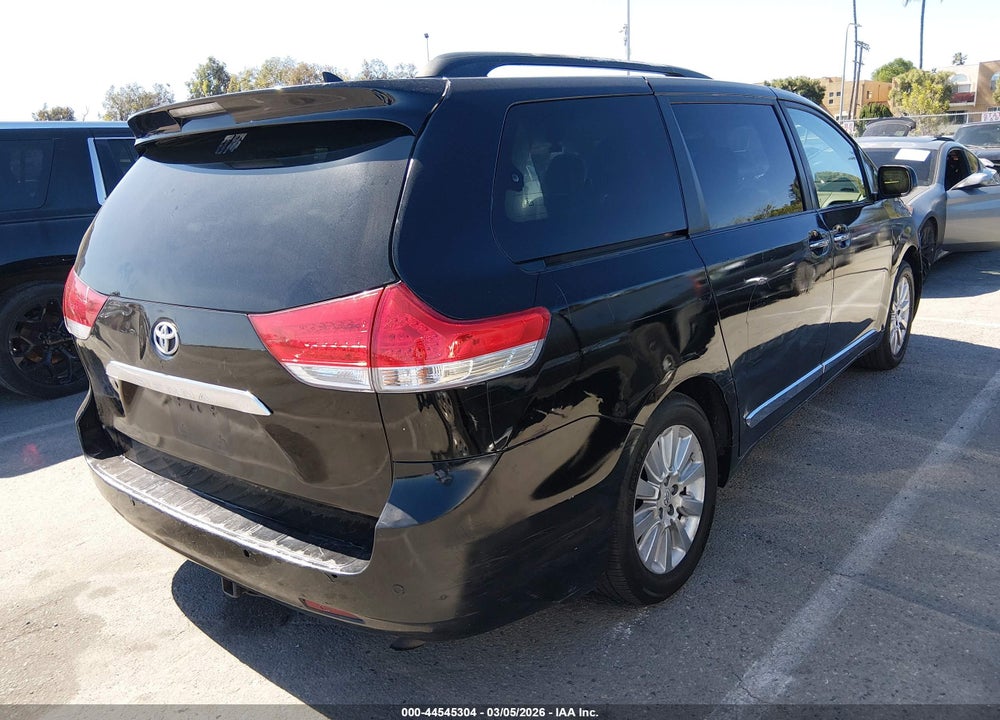 2011 TOYOTA SIENNA LIMITED VIN: 5TDDK3DC6BS022439