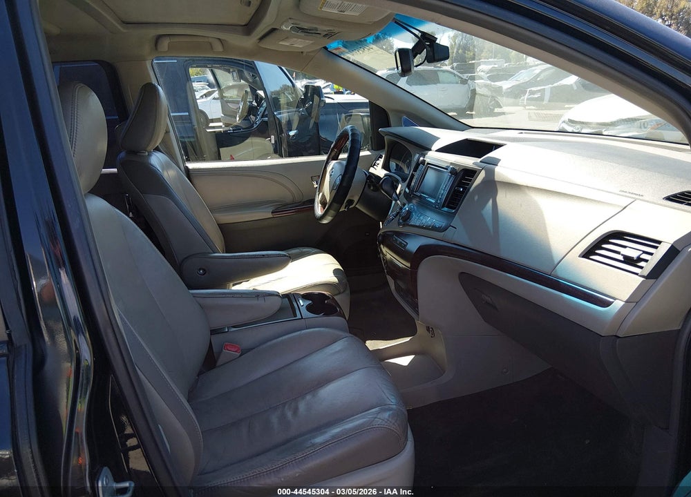 2011 TOYOTA SIENNA LIMITED VIN: 5TDDK3DC6BS022439
