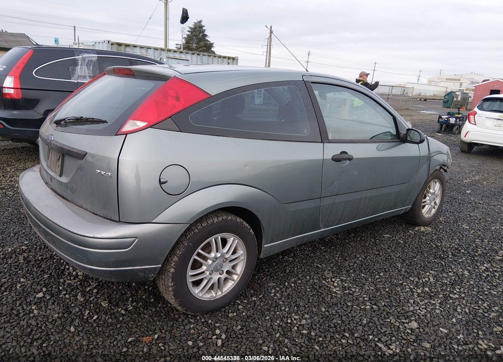 2005 FORD FOCUS ZX3 VIN: 3FAHP31N75R140487