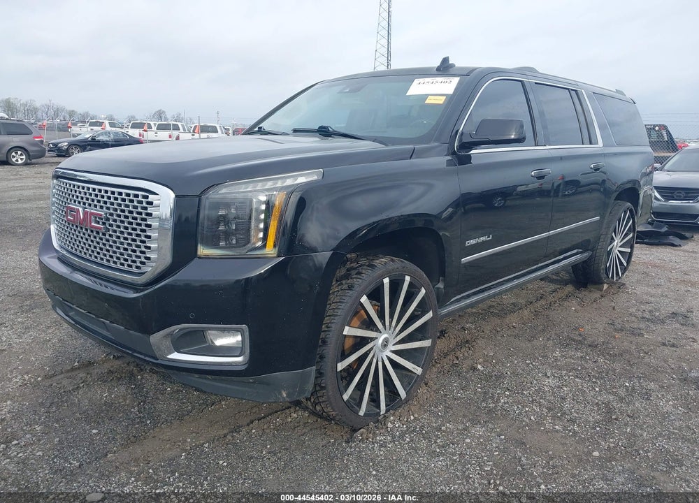 2017 GMC YUKON XL DENALI VIN: 1GKS2HKJ0HR211640