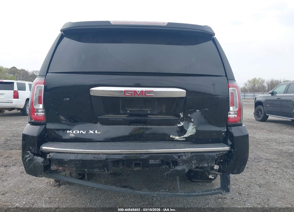 2017 GMC YUKON XL DENALI VIN: 1GKS2HKJ0HR211640