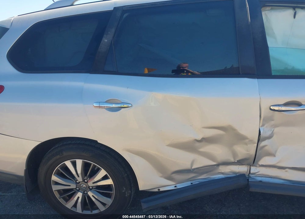 2017 NISSAN PATHFINDER SL VIN: 5N1DR2MN7HC619399