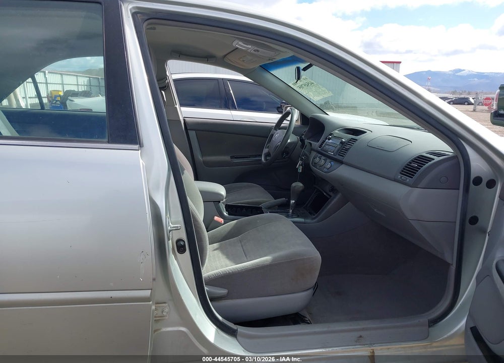 2005 TOYOTA CAMRY LE VIN: JTDBE32K253025367