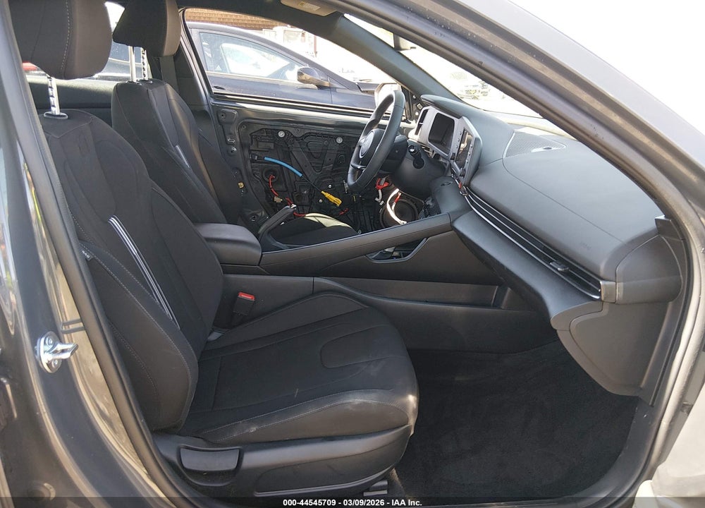 2025 HYUNDAI ELANTRA SEL SPORT VIN: KMHLM4DG3SU019746