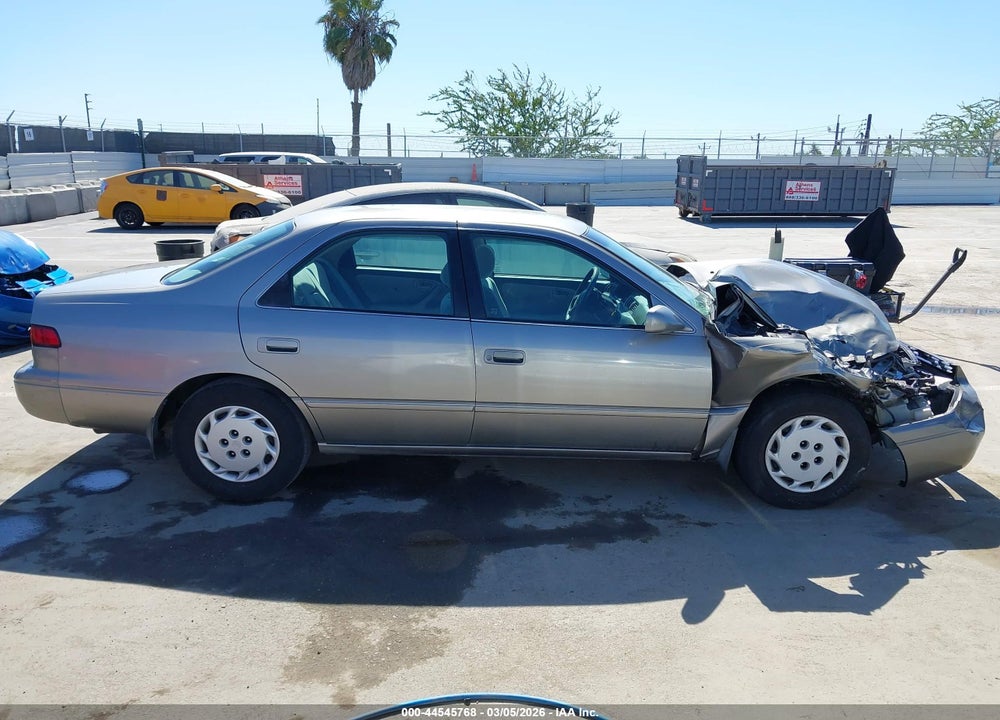 1999 TOYOTA CAMRY LE VIN: 4T1BG22K7XU449270