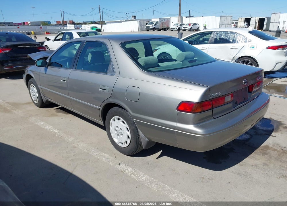 1999 TOYOTA CAMRY LE VIN: 4T1BG22K7XU449270