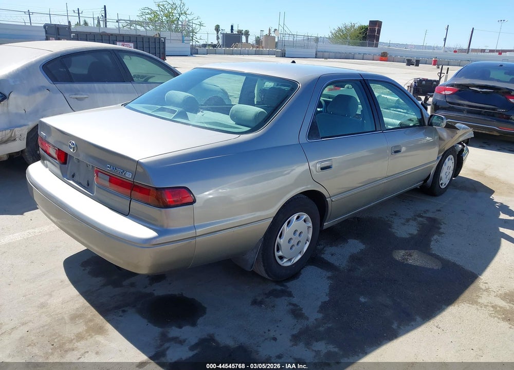 1999 TOYOTA CAMRY LE VIN: 4T1BG22K7XU449270