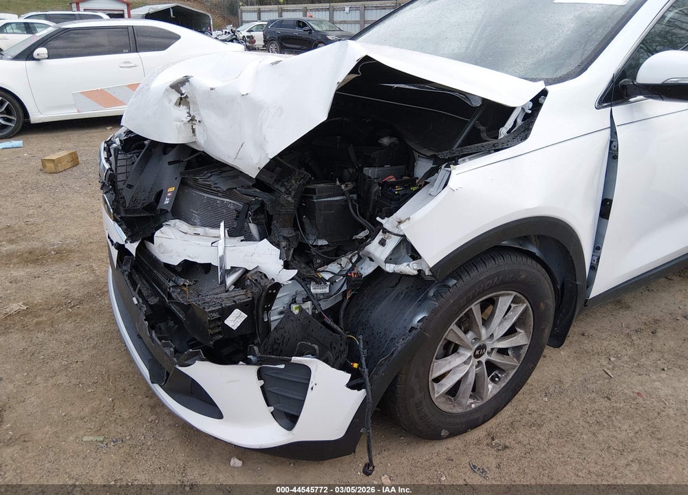 2019 KIA SORENTO 2.4L LX VIN: 5XYPG4A39KG535108