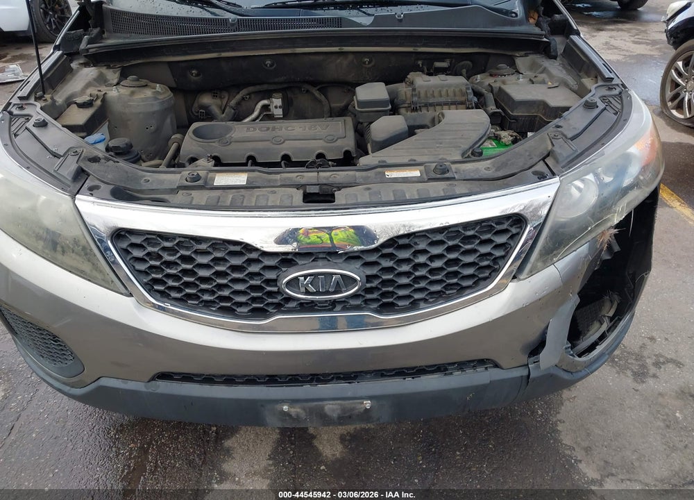 2011 KIA SORENTO LX VIN: 5XYKTCA1XBG071051