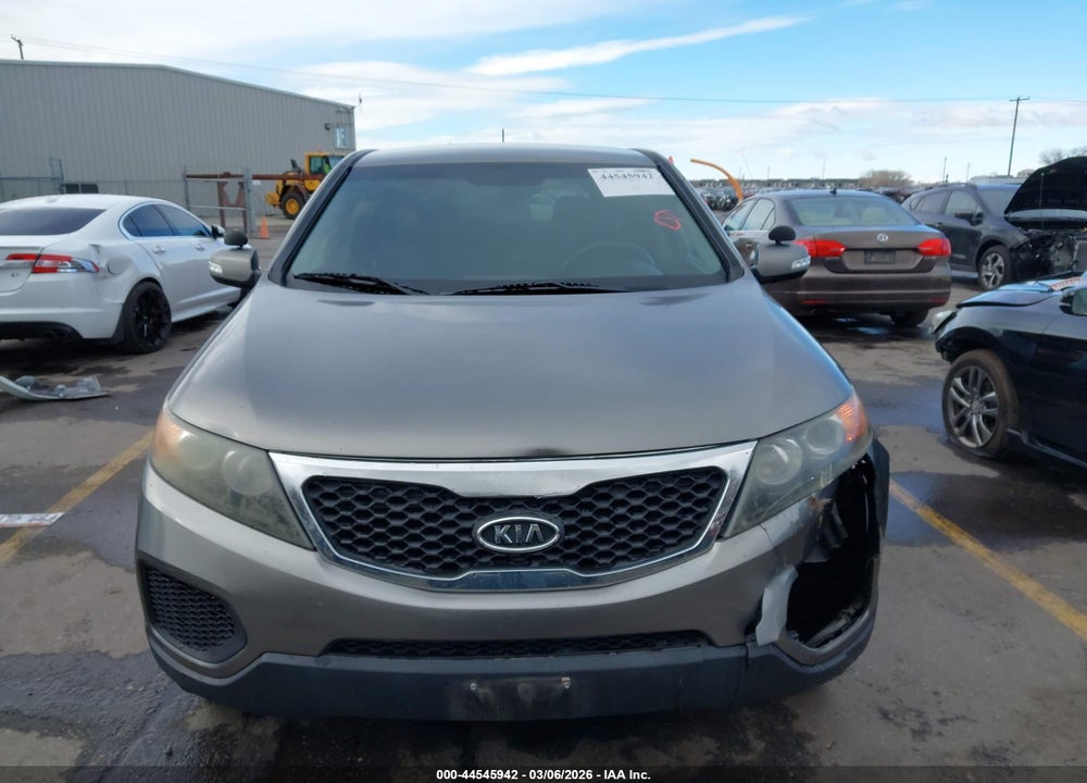 2011 KIA SORENTO LX VIN: 5XYKTCA1XBG071051