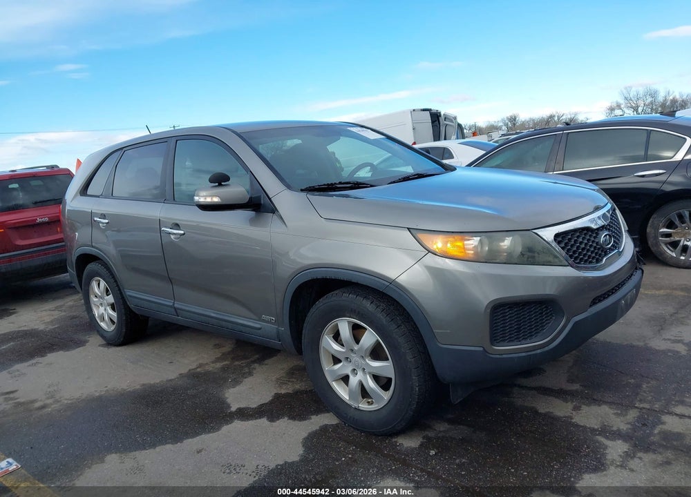 2011 KIA SORENTO LX VIN: 5XYKTCA1XBG071051