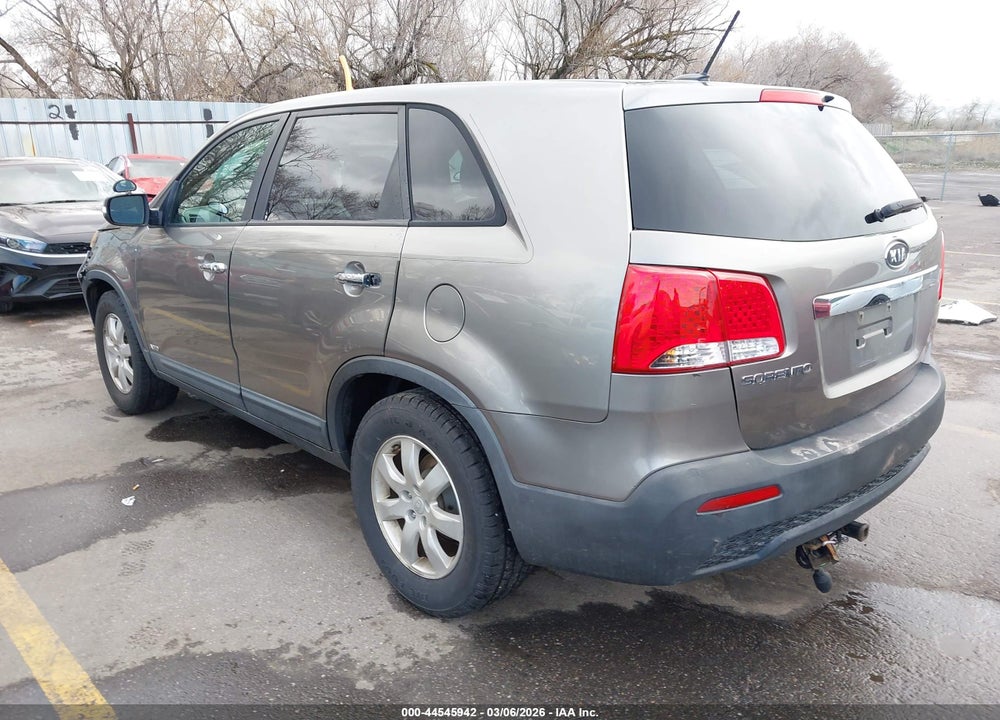 2011 KIA SORENTO LX VIN: 5XYKTCA1XBG071051