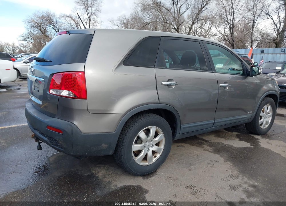 2011 KIA SORENTO LX VIN: 5XYKTCA1XBG071051