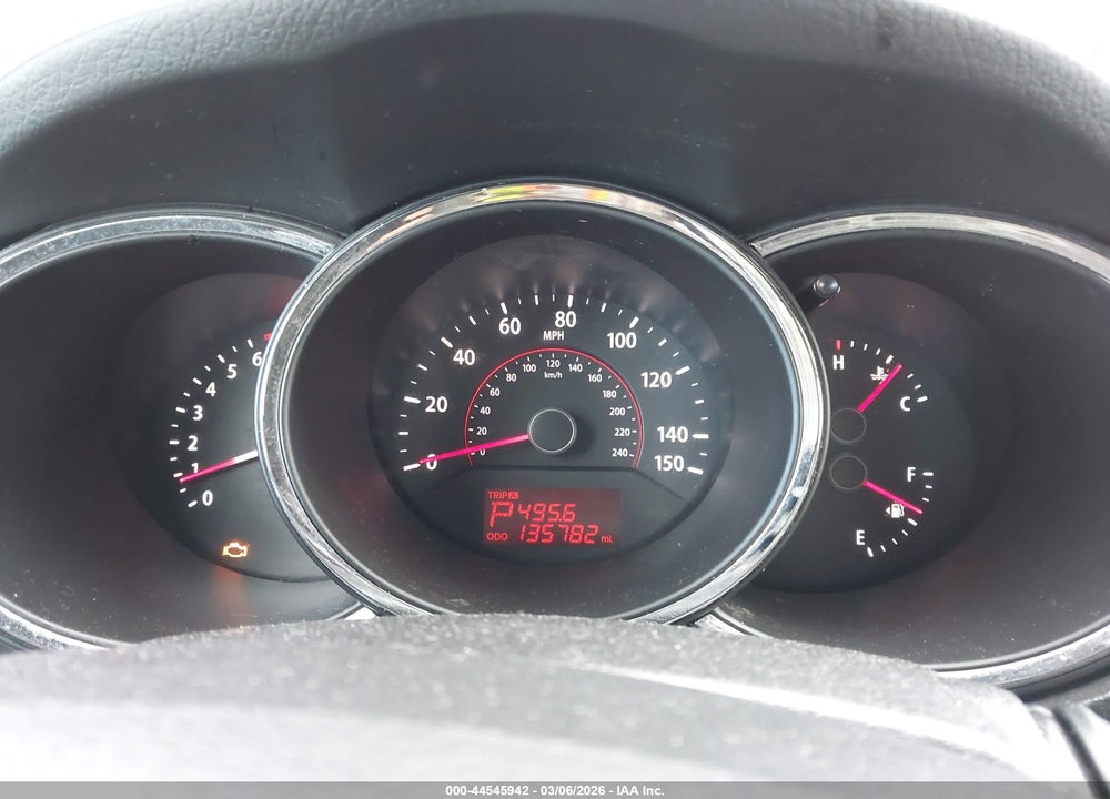 2011 KIA SORENTO LX VIN: 5XYKTCA1XBG071051