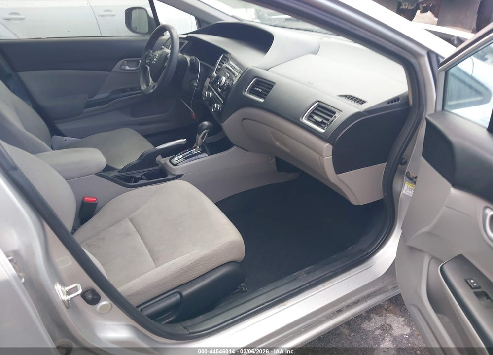 2013 HONDA CIVIC LX VIN: 2HGFB2F51DH300118