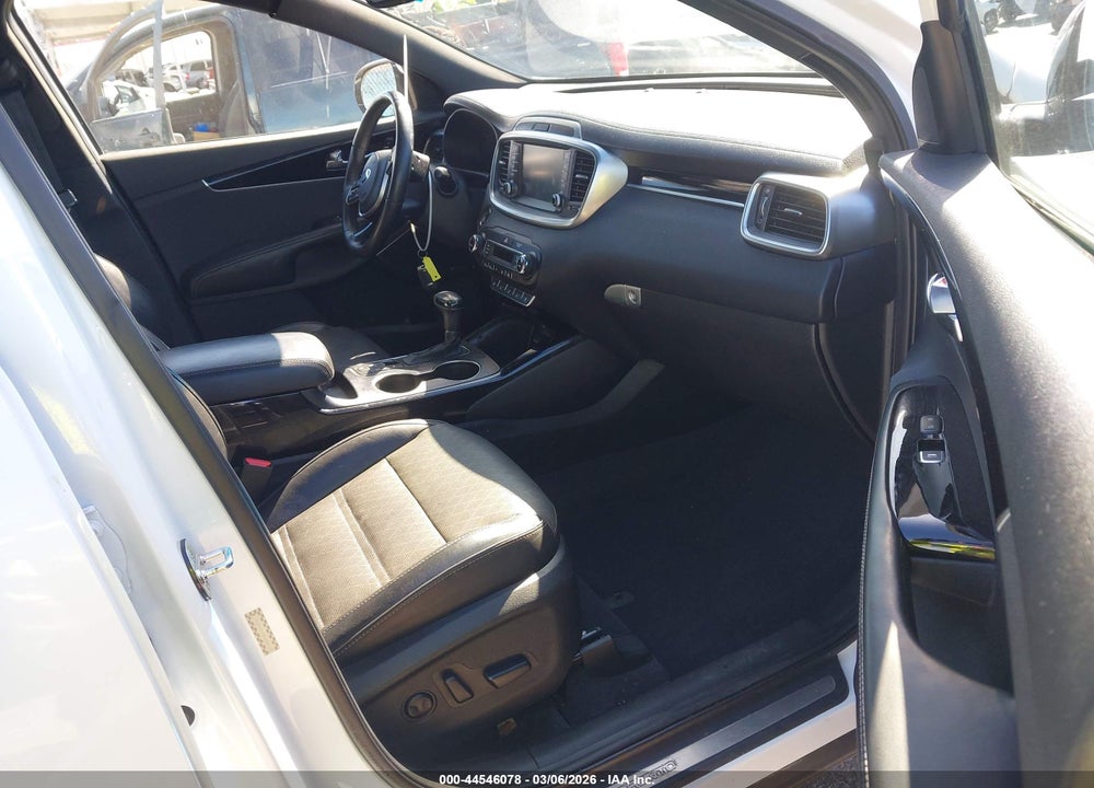 2019 KIA SORENTO 3.3L SXL VIN: 5XYPK4A55KG583155