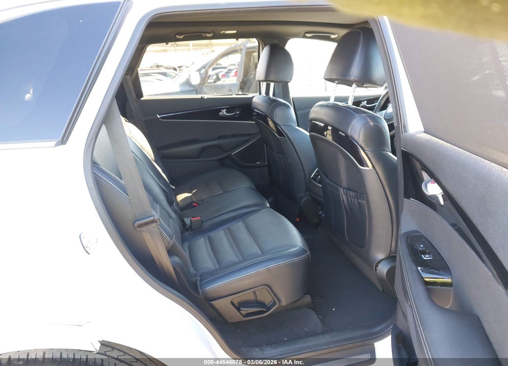 2019 KIA SORENTO 3.3L SXL VIN: 5XYPK4A55KG583155
