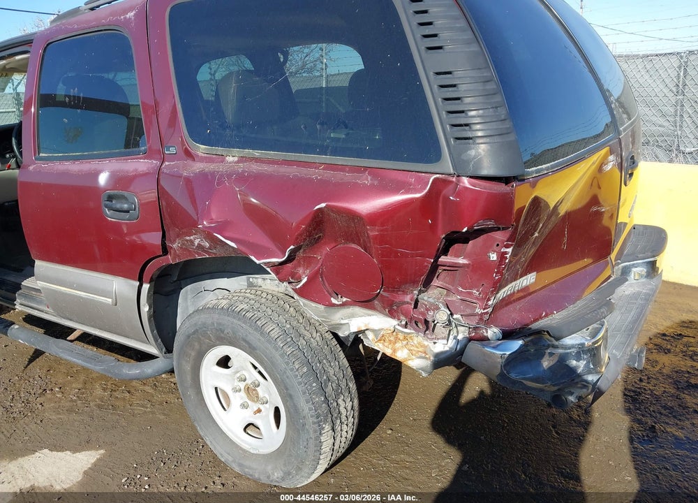 2000 CHEVROLET TAHOE ALL NEW LS VIN: 1GNEK13T7YJ137770