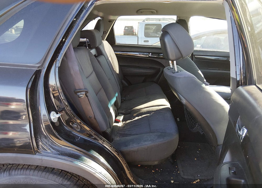 2012 KIA SORENTO LX V6 VIN: 5XYKT4A22CG196609