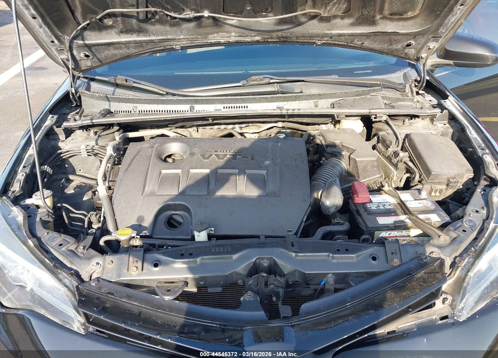 2018 TOYOTA COROLLA LE VIN: 5YFBURHE0JP770885