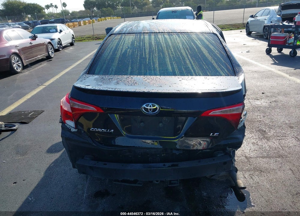 2018 TOYOTA COROLLA LE VIN: 5YFBURHE0JP770885