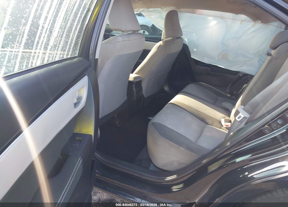 2018 TOYOTA COROLLA LE VIN: 5YFBURHE0JP770885