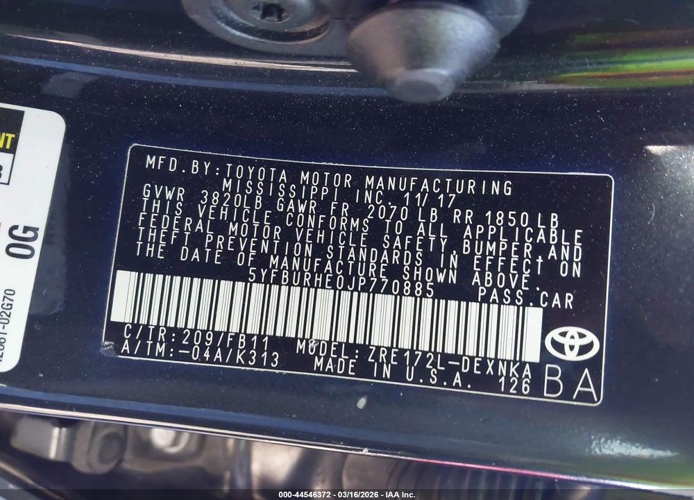 2018 TOYOTA COROLLA LE VIN: 5YFBURHE0JP770885