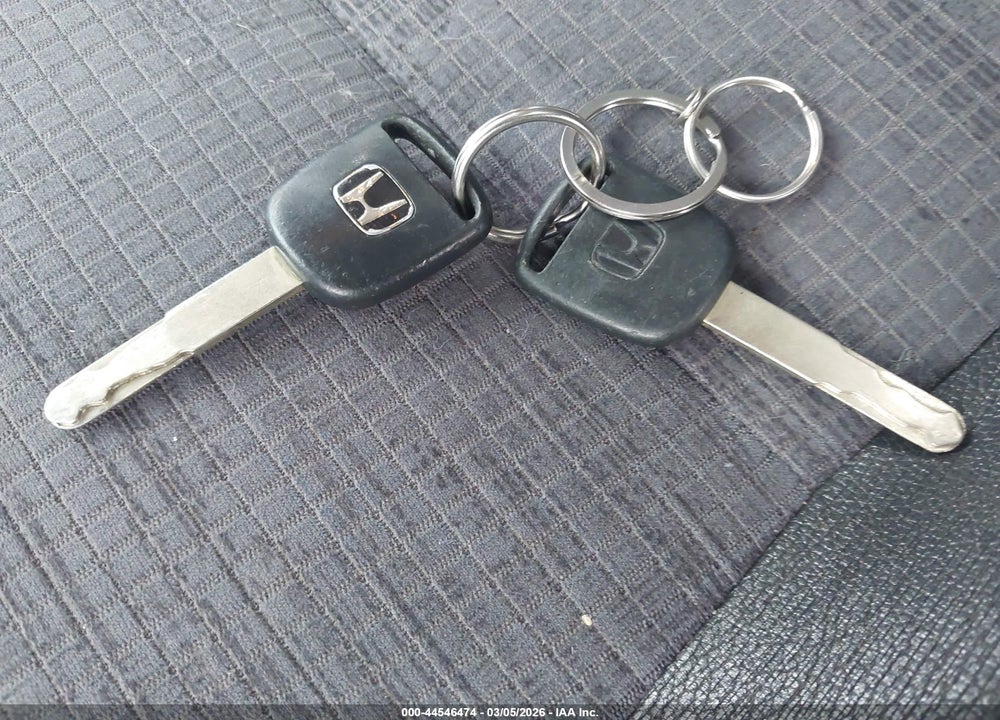 2003 HONDA CR-V LX VIN: JHLRD78453C006782