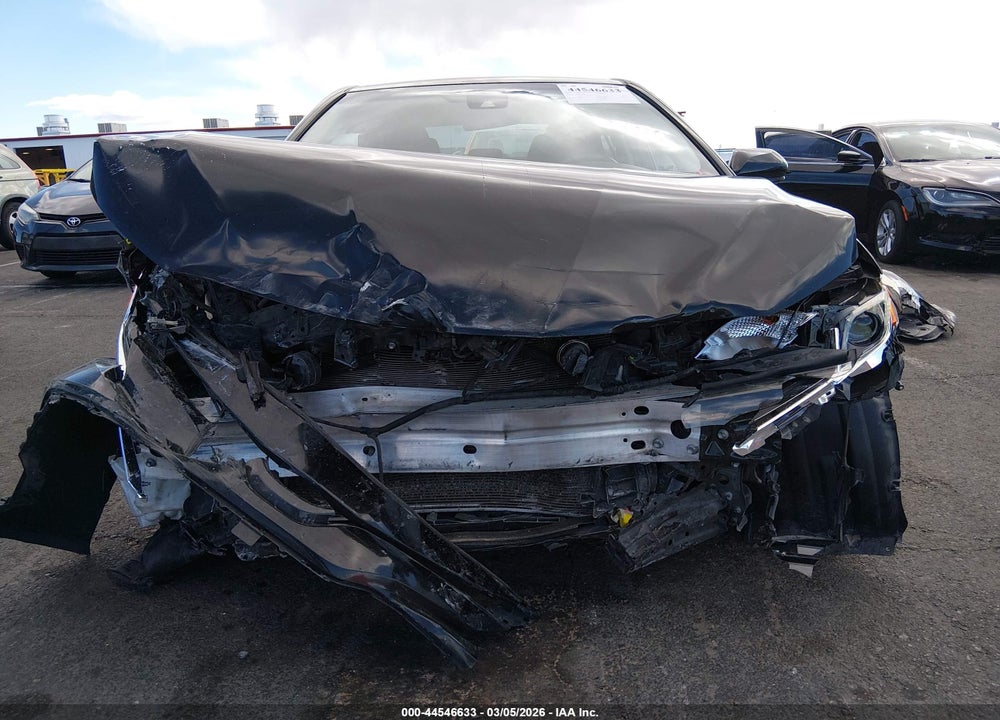 2018 TOYOTA CAMRY LE VIN: 4T1B11HK3JU010268