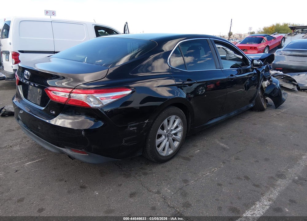 2018 TOYOTA CAMRY LE VIN: 4T1B11HK3JU010268