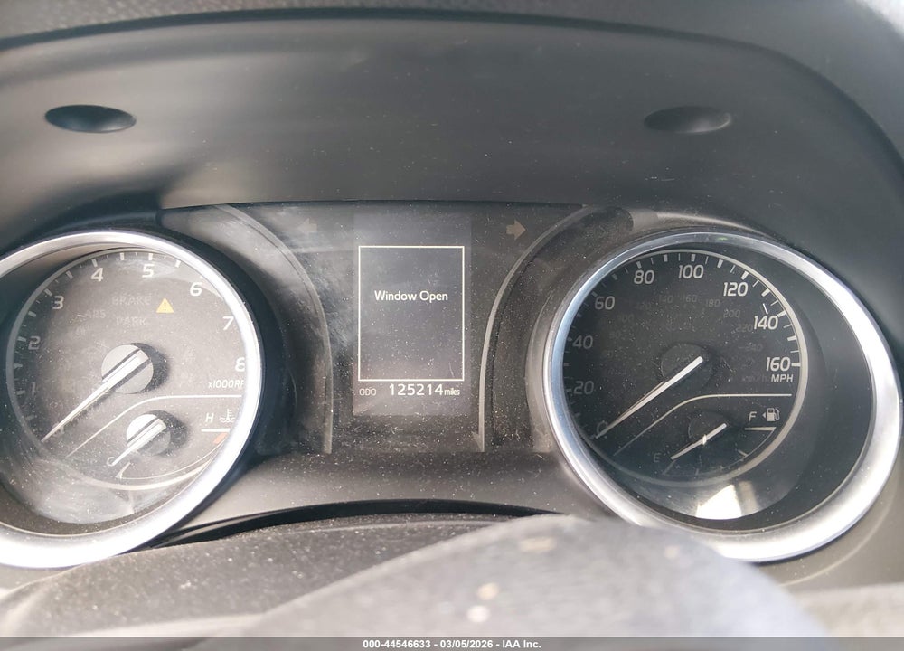 2018 TOYOTA CAMRY LE VIN: 4T1B11HK3JU010268