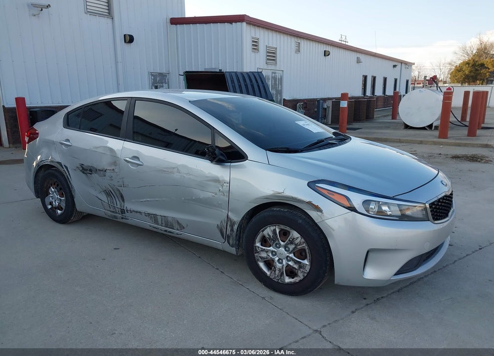 2018 KIA FORTE LX VIN: 3KPFK4A76JE178396