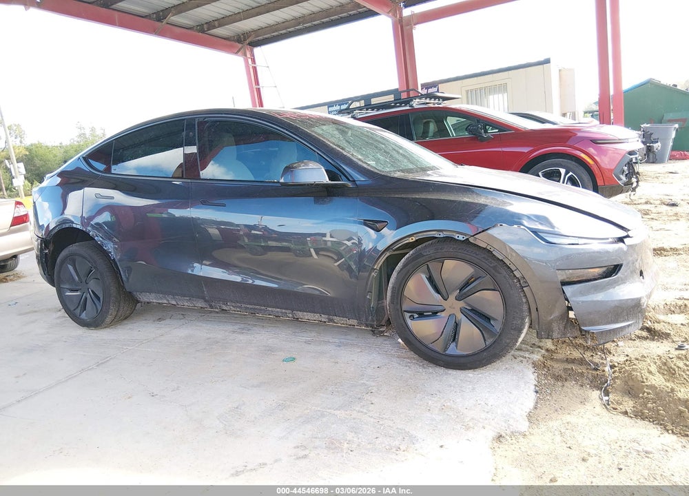 2026 TESLA MODEL Y PREMIUM REAR-WHEEL DRIVE/STANDARD REAR-WHEEL DRIVE VIN: 7SAYGDEDXTA589338