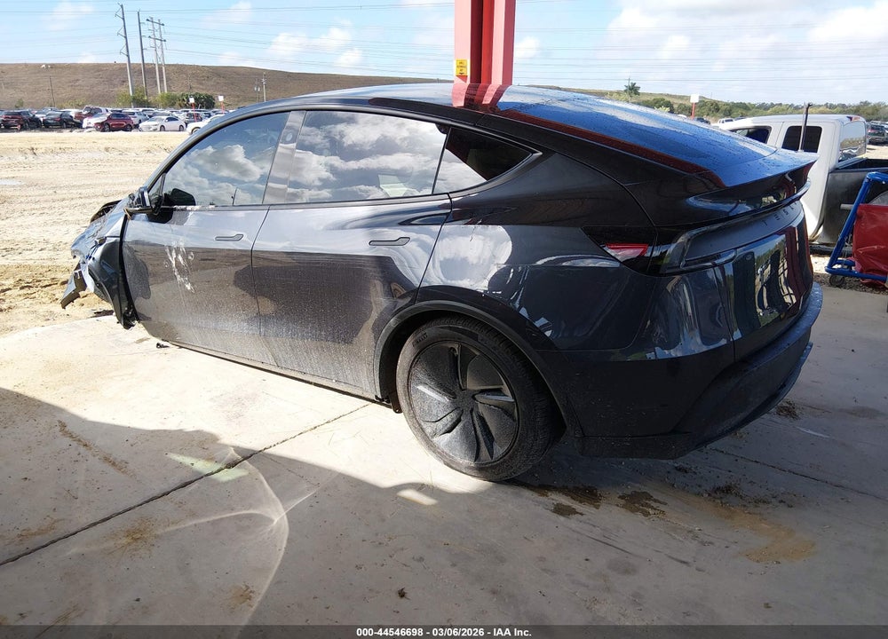 2026 TESLA MODEL Y PREMIUM REAR-WHEEL DRIVE/STANDARD REAR-WHEEL DRIVE VIN: 7SAYGDEDXTA589338