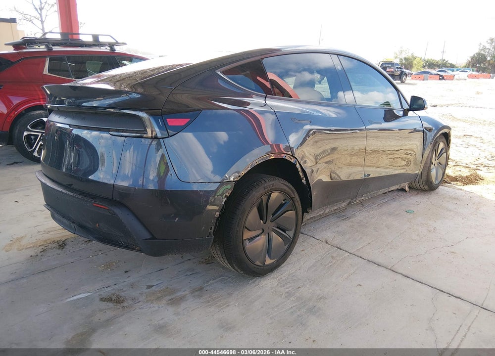 2026 TESLA MODEL Y PREMIUM REAR-WHEEL DRIVE/STANDARD REAR-WHEEL DRIVE VIN: 7SAYGDEDXTA589338