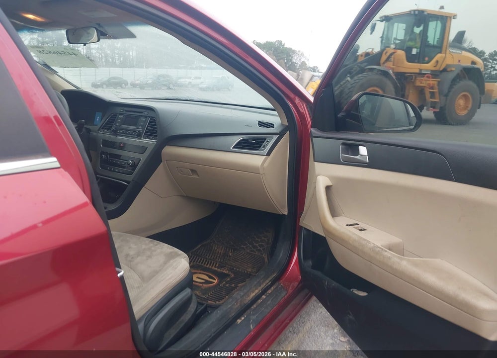 2015 HYUNDAI SONATA SE VIN: 5NPE24AF1FH226862