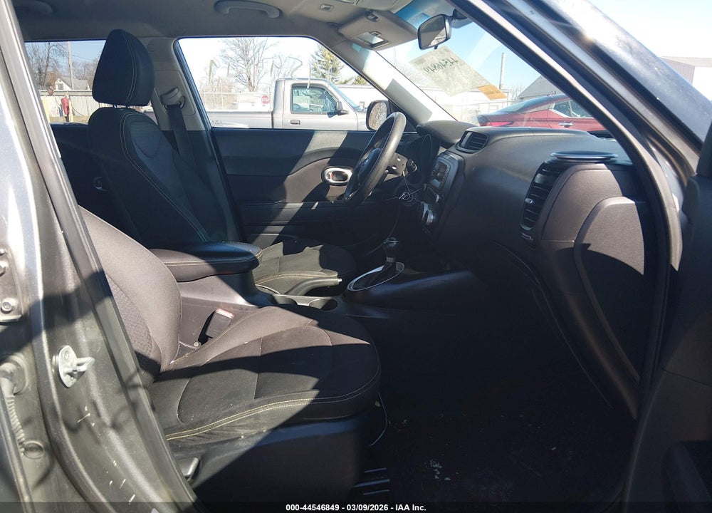 2015 KIA SOUL + VIN: KNDJP3A53F7115400