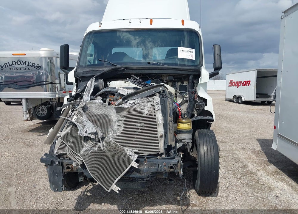 2019 FREIGHTLINER NEW CASCADIA 116 VIN: 1FUJHTDV8KLKS8892