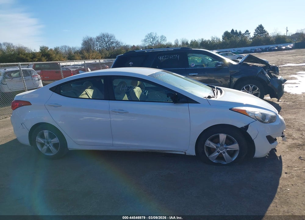 2013 HYUNDAI ELANTRA GLS VIN: 5NPDH4AE9DH371887