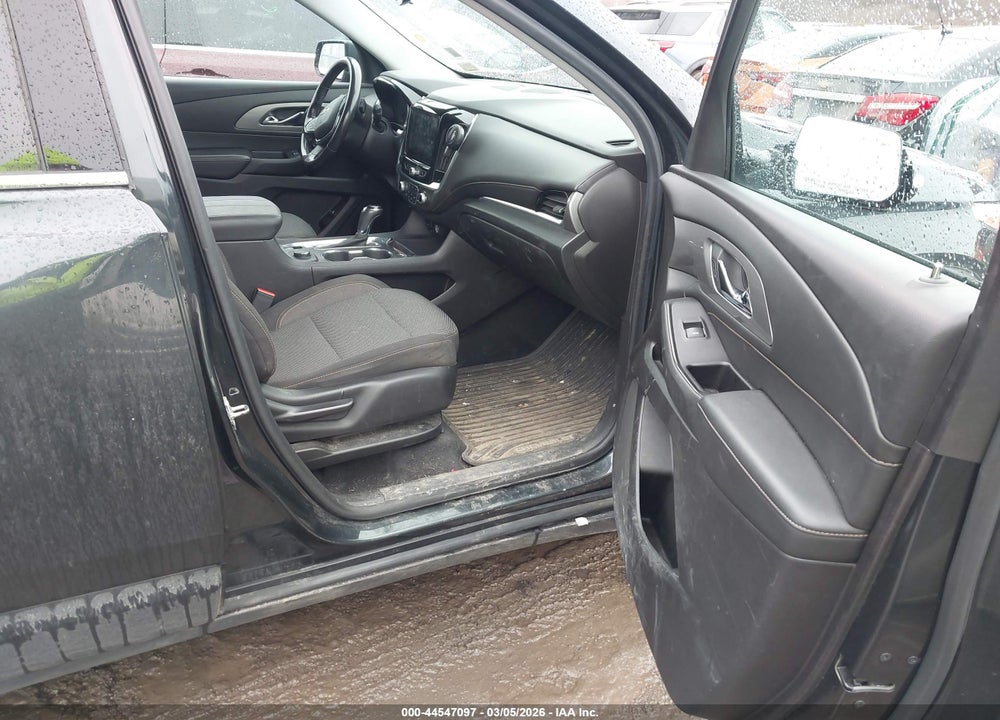 2018 CHEVROLET TRAVERSE 1LT VIN: 1GNERGKW8JJ181048