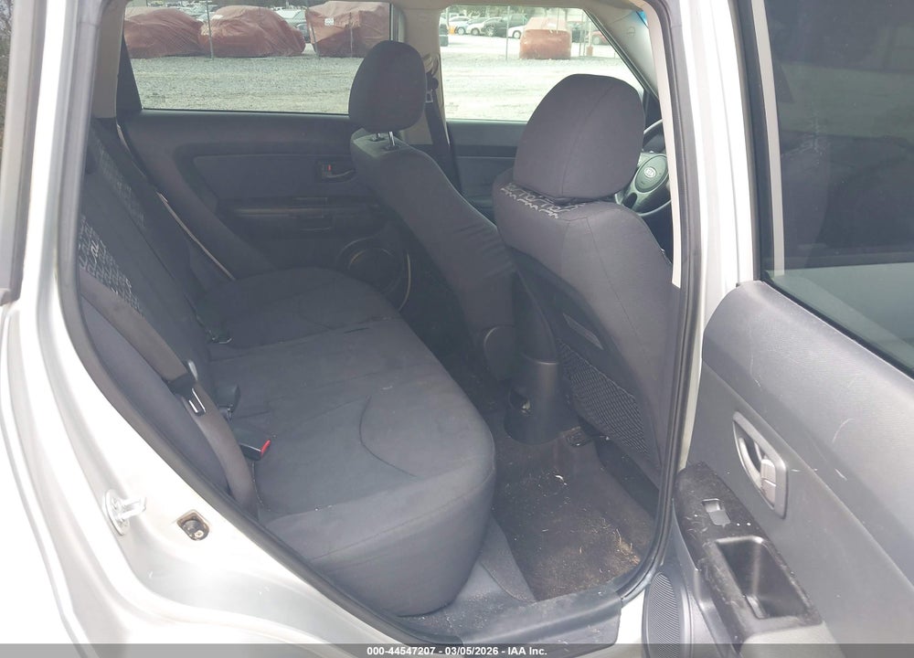 2011 KIA SOUL + VIN: KNDJT2A26B7707637