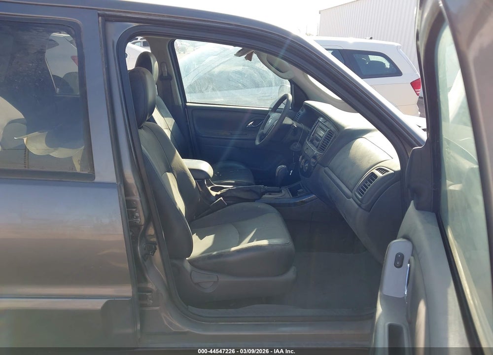 2005 MAZDA TRIBUTE S VIN: 4F2YZ061X5KM39906